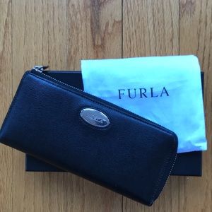 Furla Black Caviar leather wallet with zipper